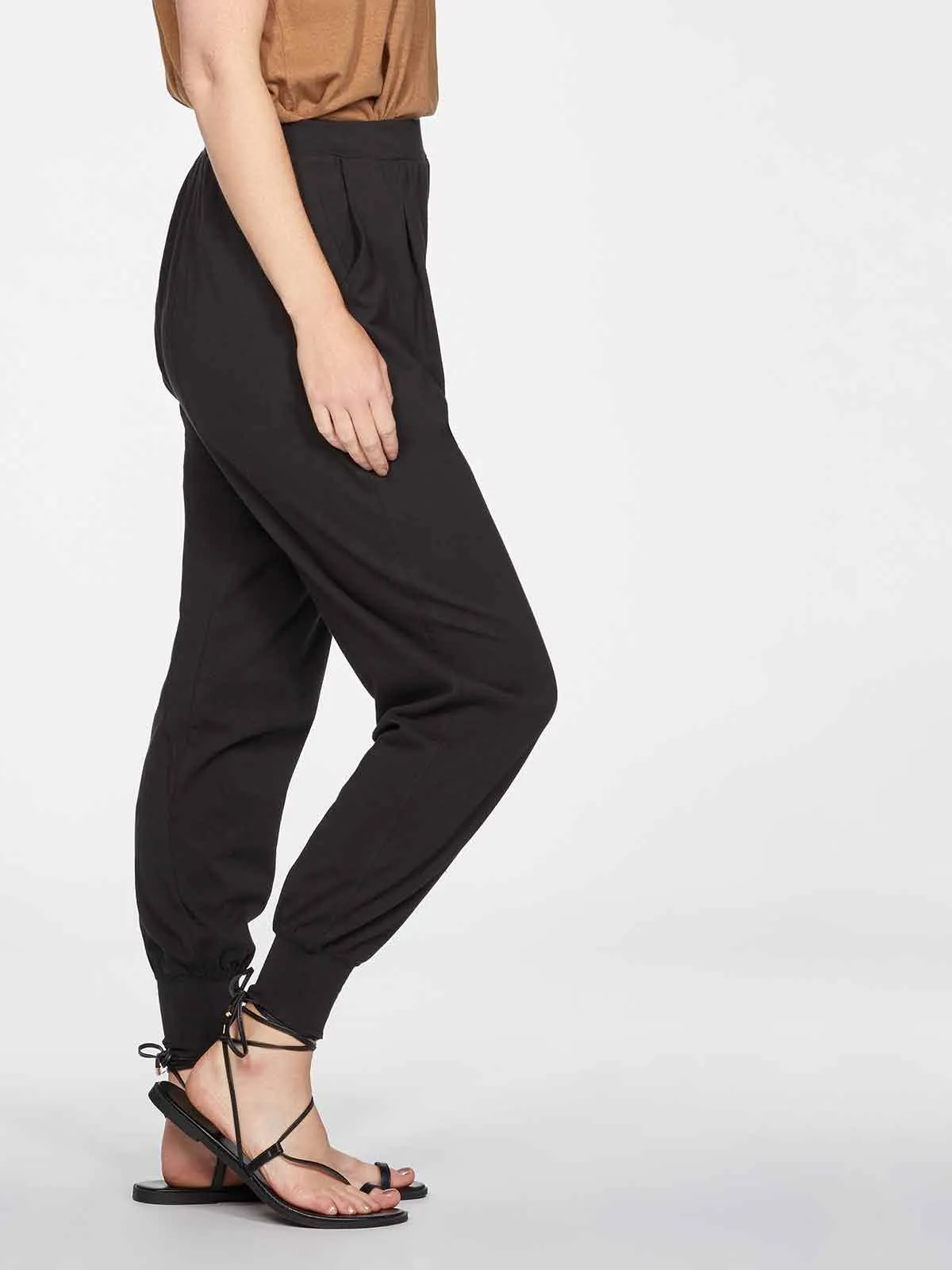 Chia Organic Cotton Jersey Hareem Joggers - Black