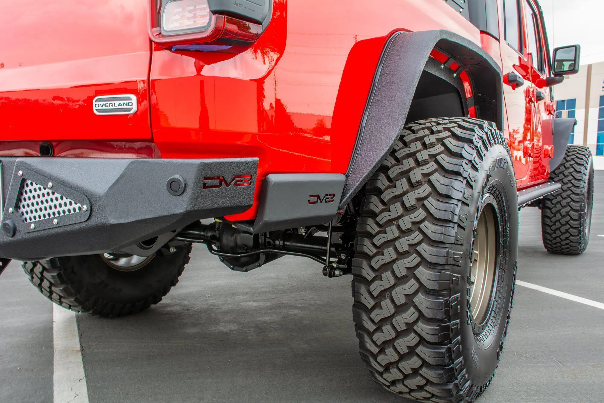 DV8 Off Road Rock Sliders Jeep Gladiator JT (2020-2021) with Step - Standard / Tube Type / Bedside