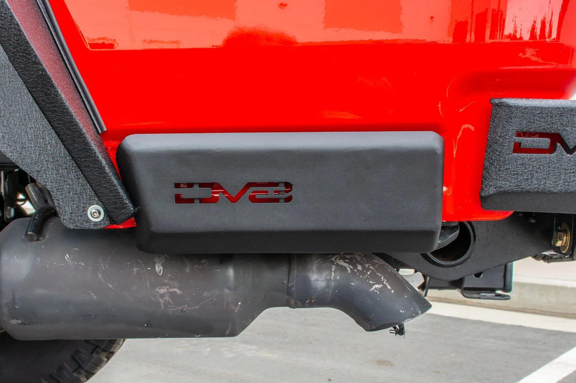 DV8 Off Road Rock Sliders Jeep Gladiator JT (2020-2021) with Step - Standard / Tube Type / Bedside