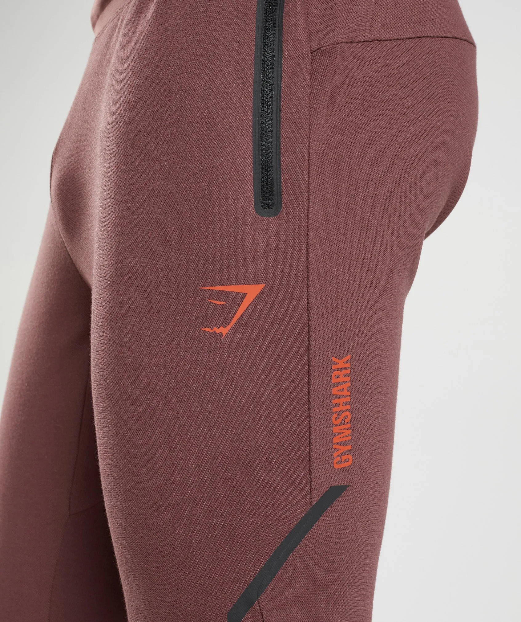 Gymshark Apex Technical Joggers - Cherry Brown