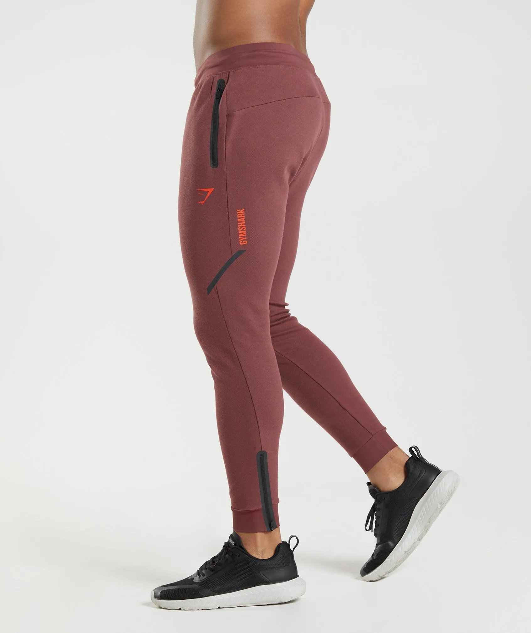 Gymshark Apex Technical Joggers - Cherry Brown