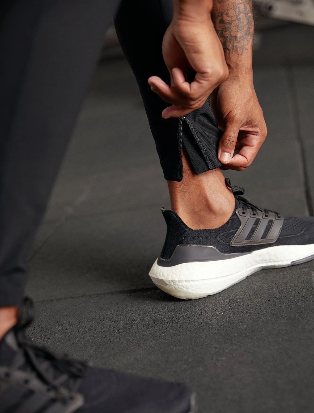 Hybrid Everyday Joggers - Black