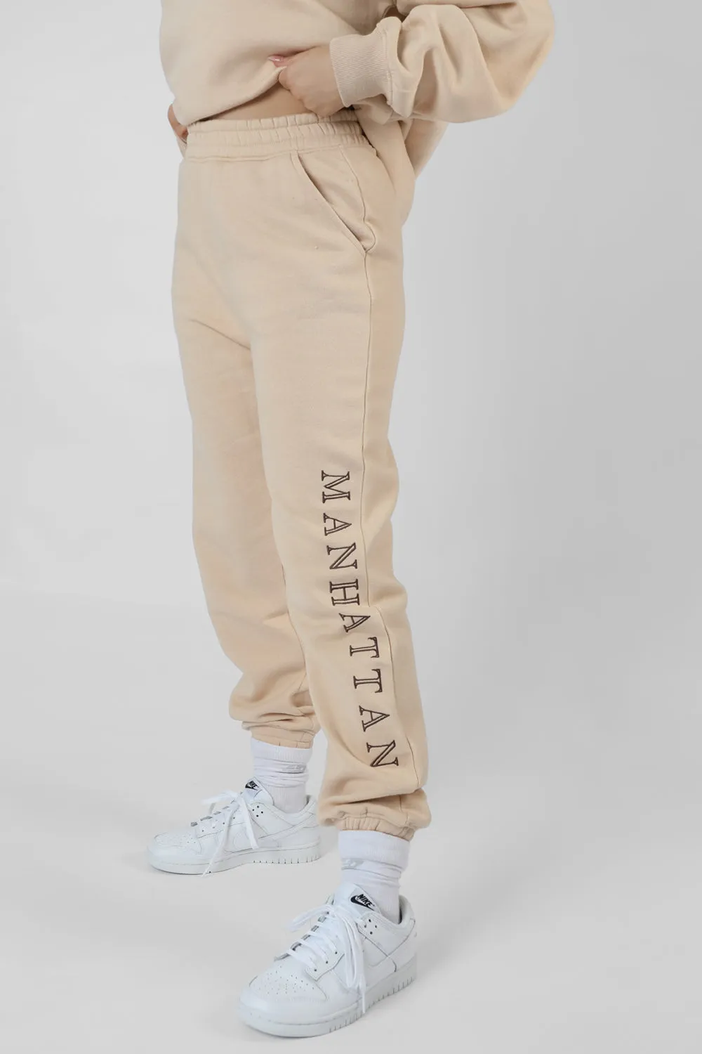 Manhattan Slogan 90S Joggers Stone