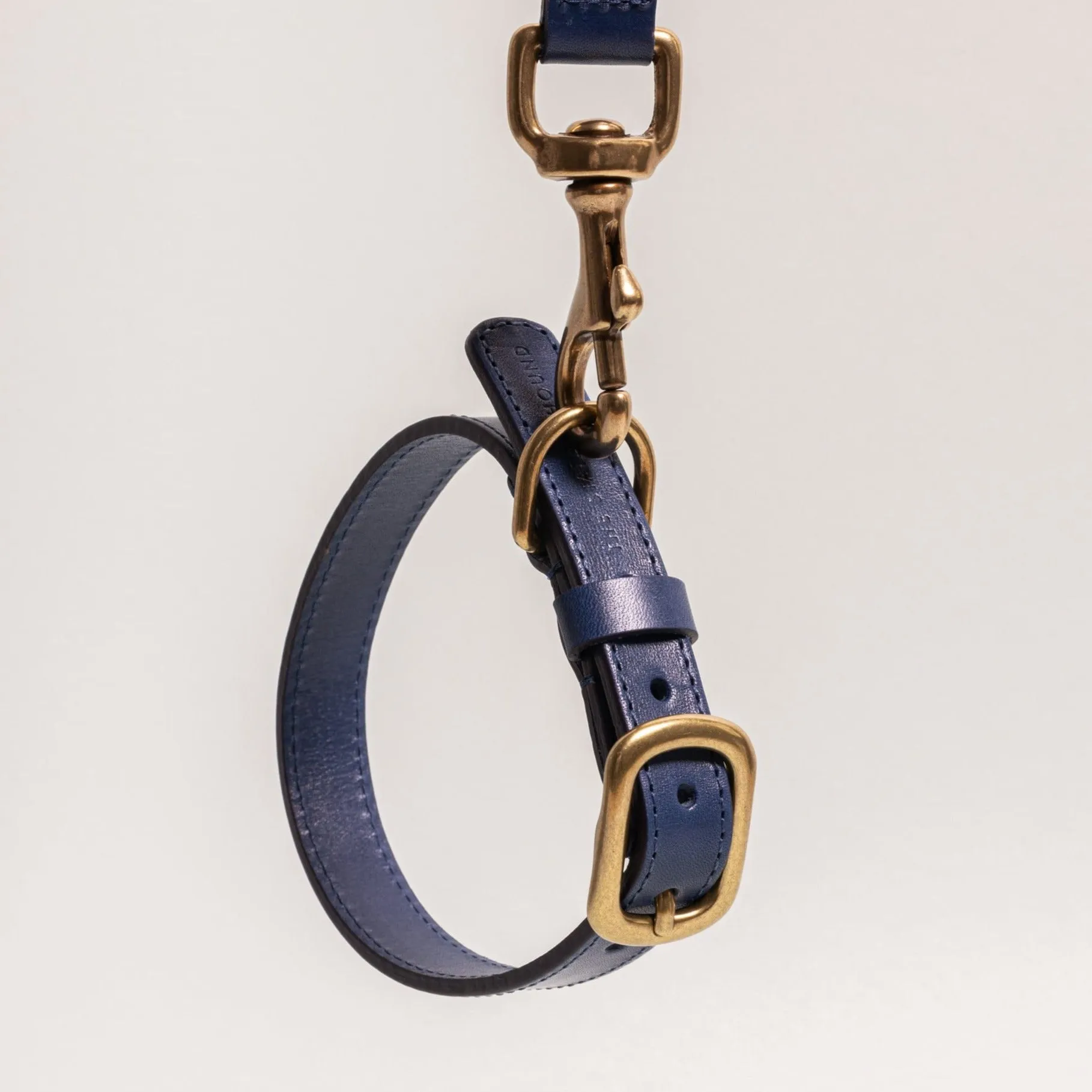 Sapphire Blue Leather Dog Collar – Luxury for Your Pet