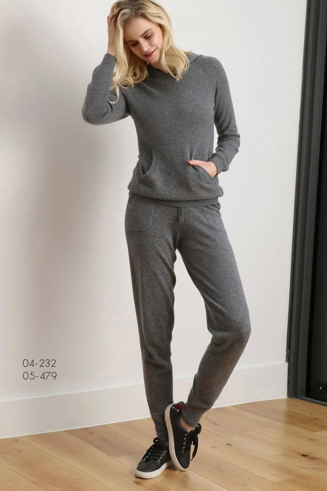 Women's cashmere tracksuit joggers, sweatpants, lounge bottoms in mid grey